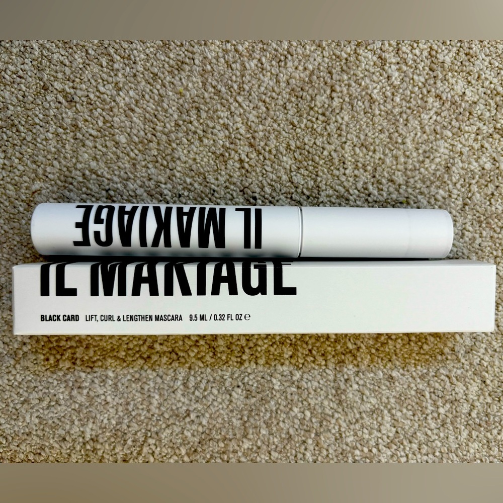 *NIB* BLACK CARD MASCARA
LIFT, CURL & LENGTHEN MASCARA